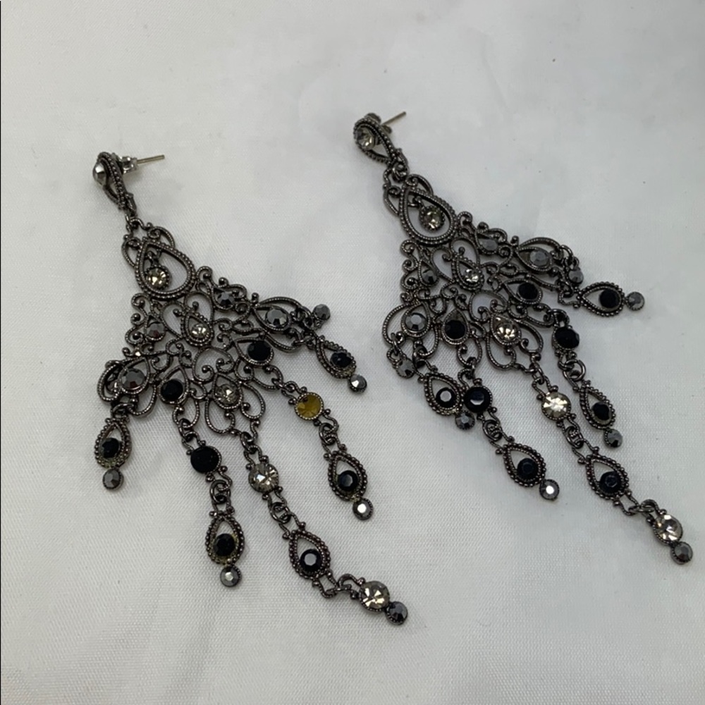 Chandelier Earring in Black- missing a 💎